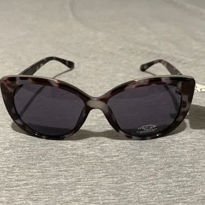 Oscar women’s sunglasses NWT